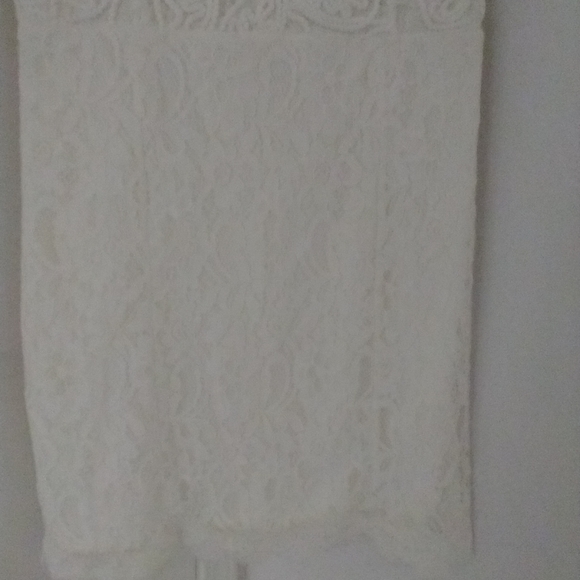 Dress - Picture 4 of 9